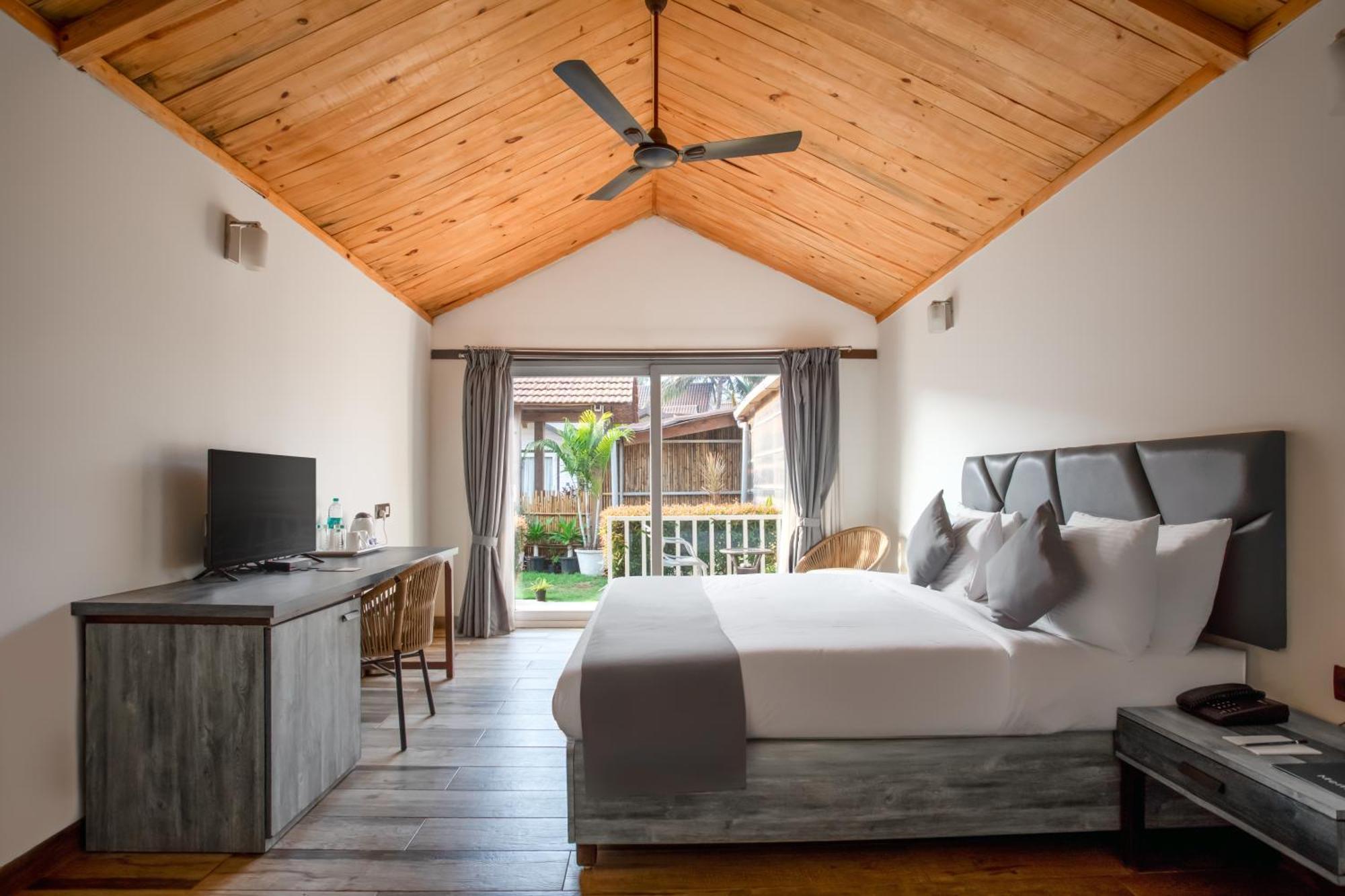 Stone Wood Beach Resort, Vagator Luaran gambar