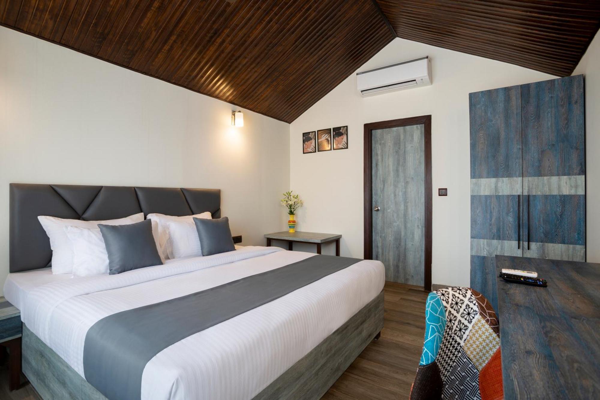 Stone Wood Beach Resort, Vagator Luaran gambar