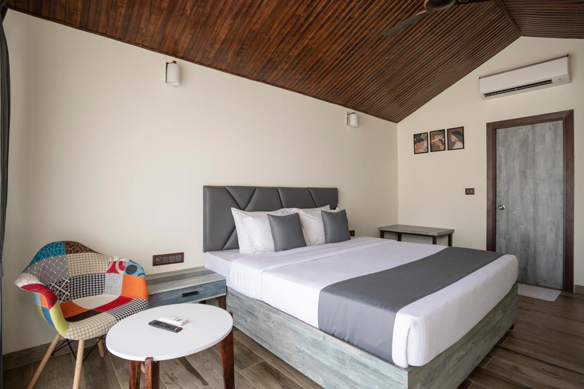 Stone Wood Beach Resort, Vagator Luaran gambar